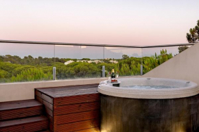 Vale do Lobo Apartment with Private Rooftop Terrace and Jacuzzi